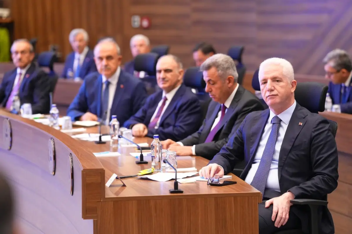 bakan yerlikayadan valilerle toplanti BusMOjMm