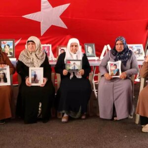 diyarbakir anneleri nobete devam ediyor iGMFbXSg