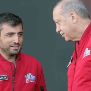 erdoganin ardindan bayraktar da yollarini ayirdi il8pmUTb