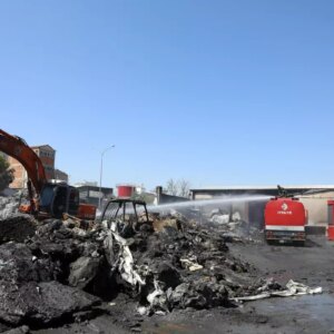 gaziantepte kapsamli yangin E6CTG9r5