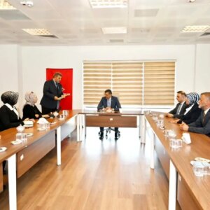 vali ciftci tseyi ziyaret etti Zwkqr8tJ