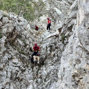 yamac parasutculeri kayaliklara dustu LbTh4Wwl