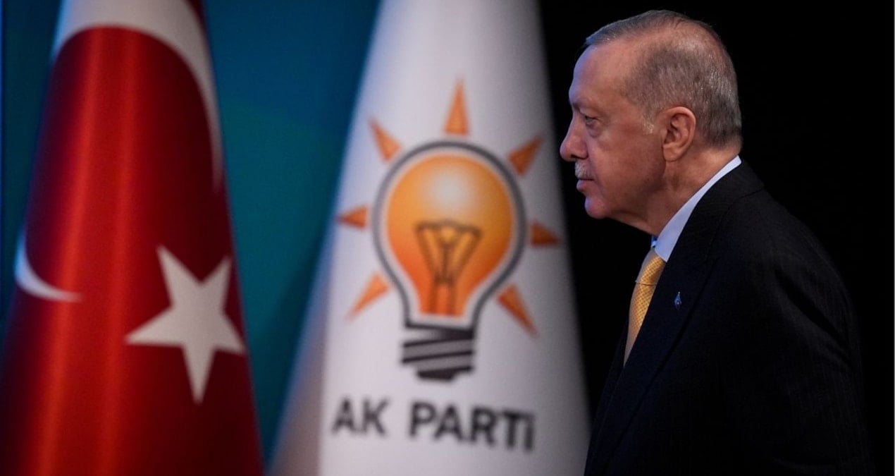 akpde deprem iki gunde 5 istifa geldi FTlHD1kA