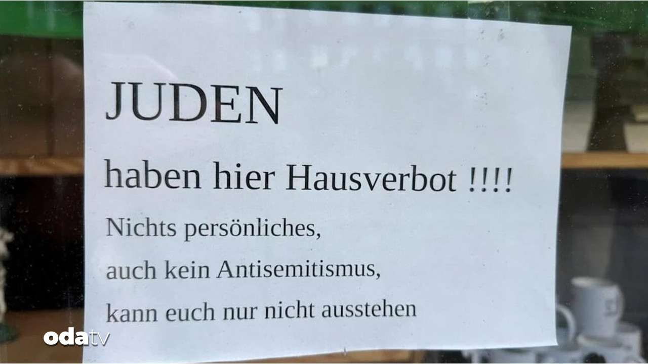 almanyada tarihi yaralar acildi kitapcidan tepki ceken tabela ZDITOUlO