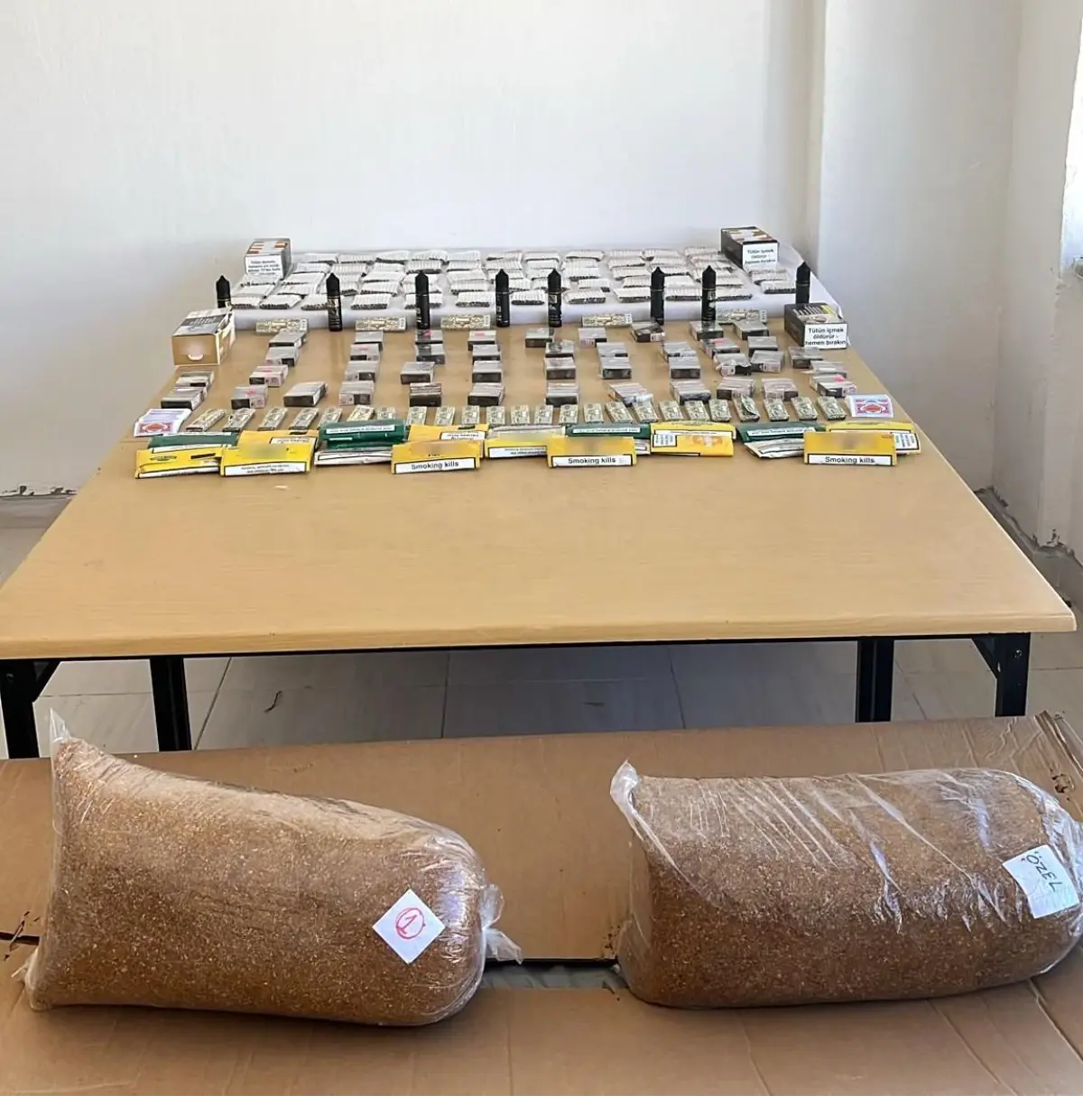 mersinde uyusturucu ve kacak tutun baskini 8Op5vfYM