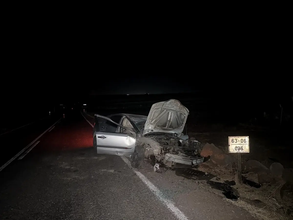 siverekte otomobil devrildi 2 yarali We9Ar8HH