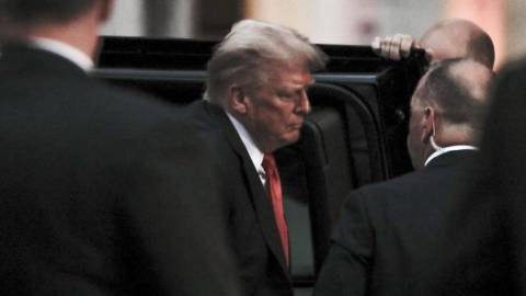 washingtonin daha guvenli hale geldigini kanitlamak icin restorana giden trump ve ekibi gazze protestosuyla karsilasti Jeg17dUN