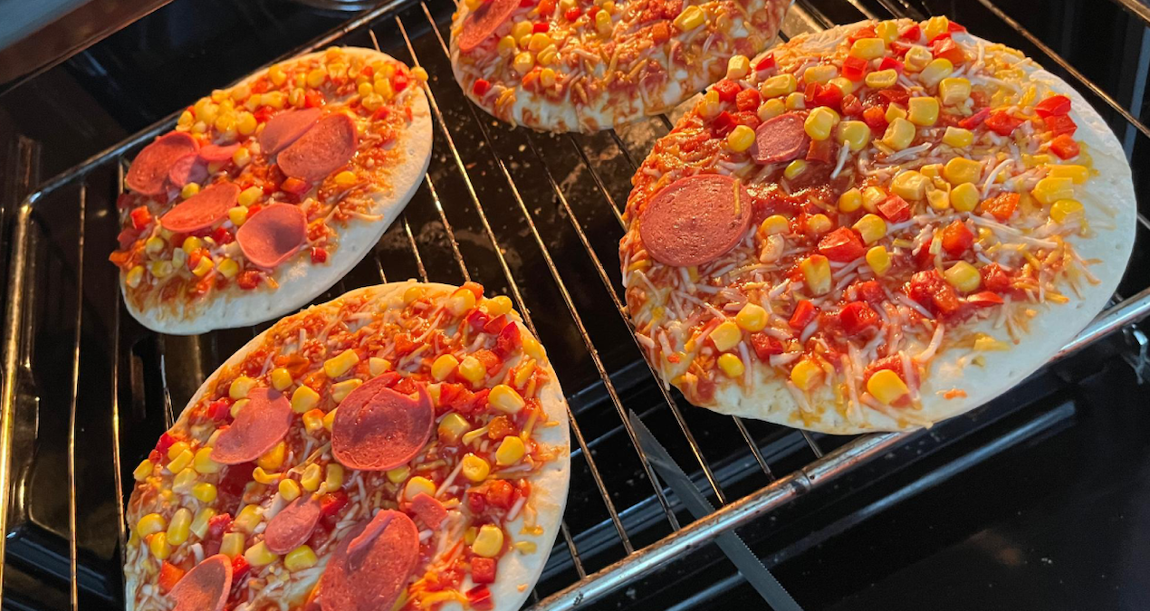 zincir marketlerde satilan pizza ifsa oldu et diye bakin ne yemisiz L3GxrSca