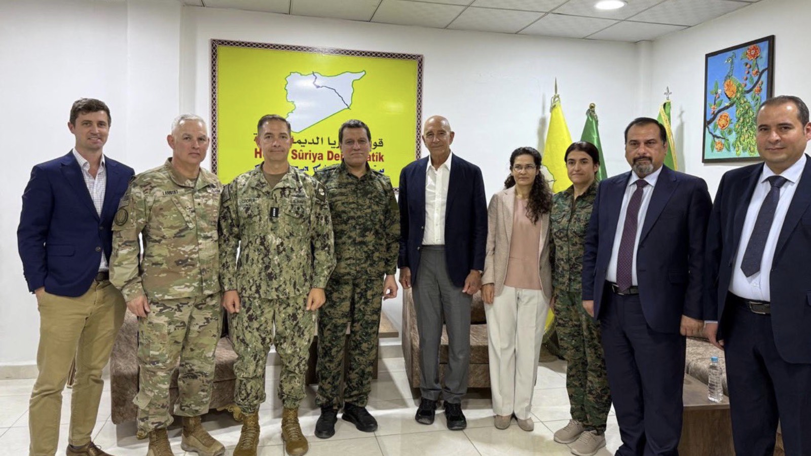 dervisoglundan erdogana muttefik dediginiz ulkenin buyukelcisinin teroristlerle verdigi fotografta hatayimiz suriye topraklarinda gosteriliyor jAC7B2c6