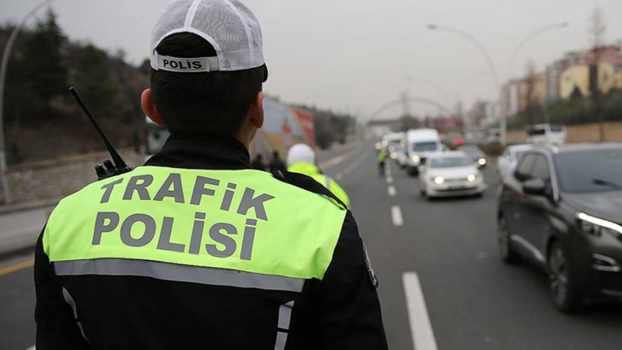 istanbulda bazi yollar trafige kapatildi JBjBkt23.png