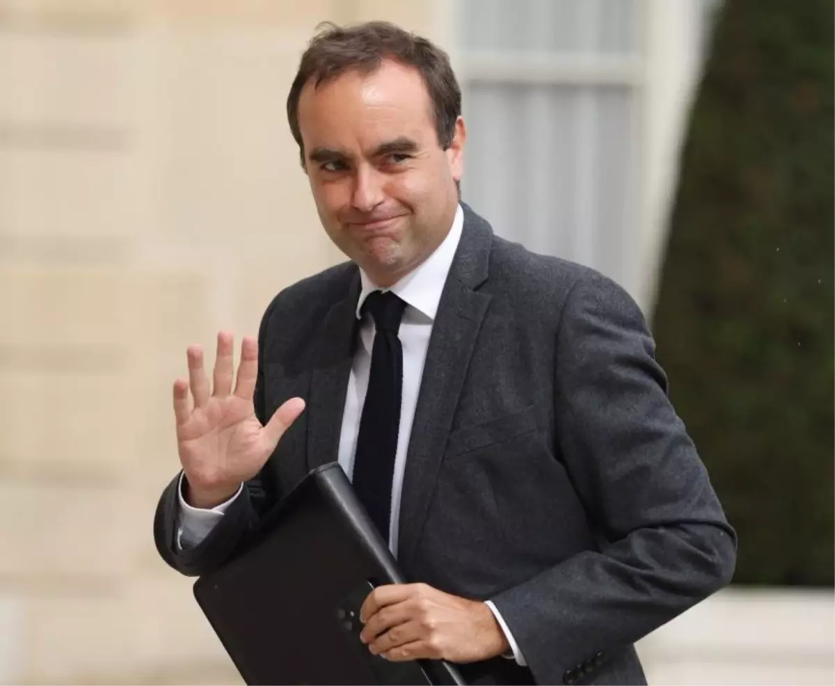 macron lecornuyu yeniden basbakan atadi EpmR6Hda