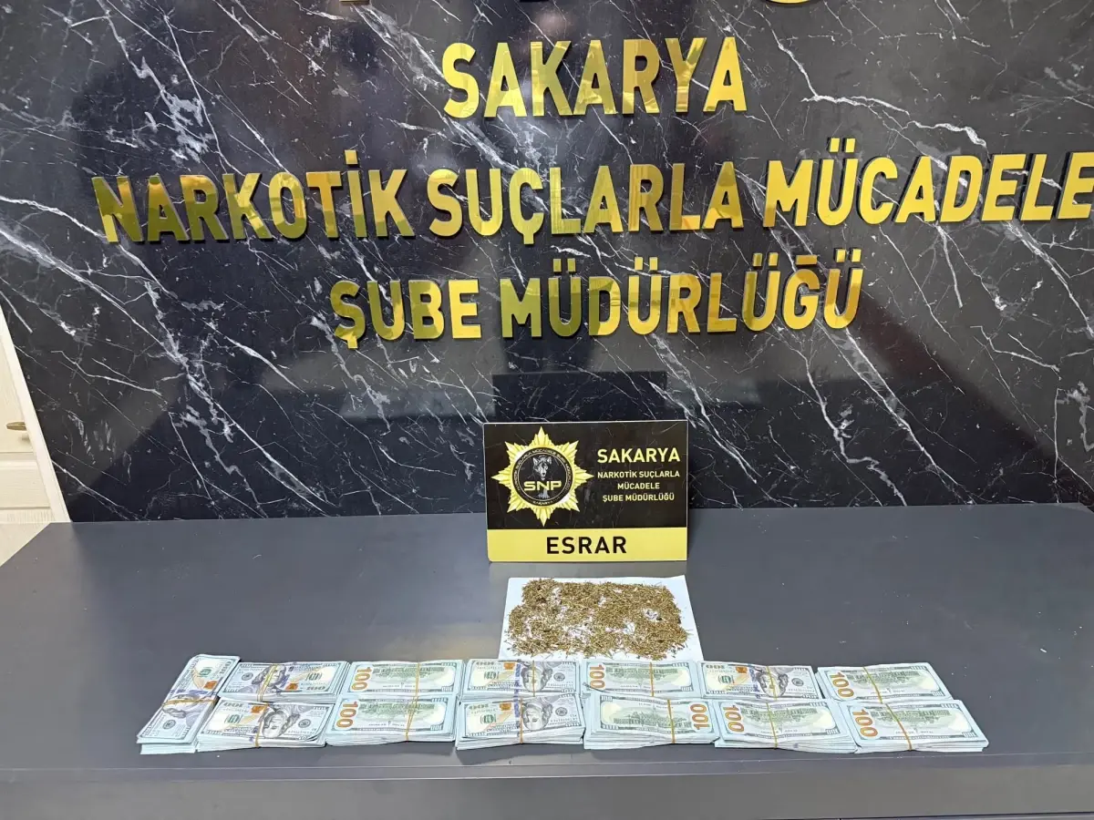 sakaryada kuyumcu soygununa sorusturma 130 bin dolar ve esrar ele gecirildi DUI1nBQT.jpg