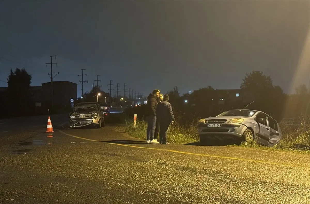 sakaryada otomobil kazasi 3 yarali urbyHyjq.jpg