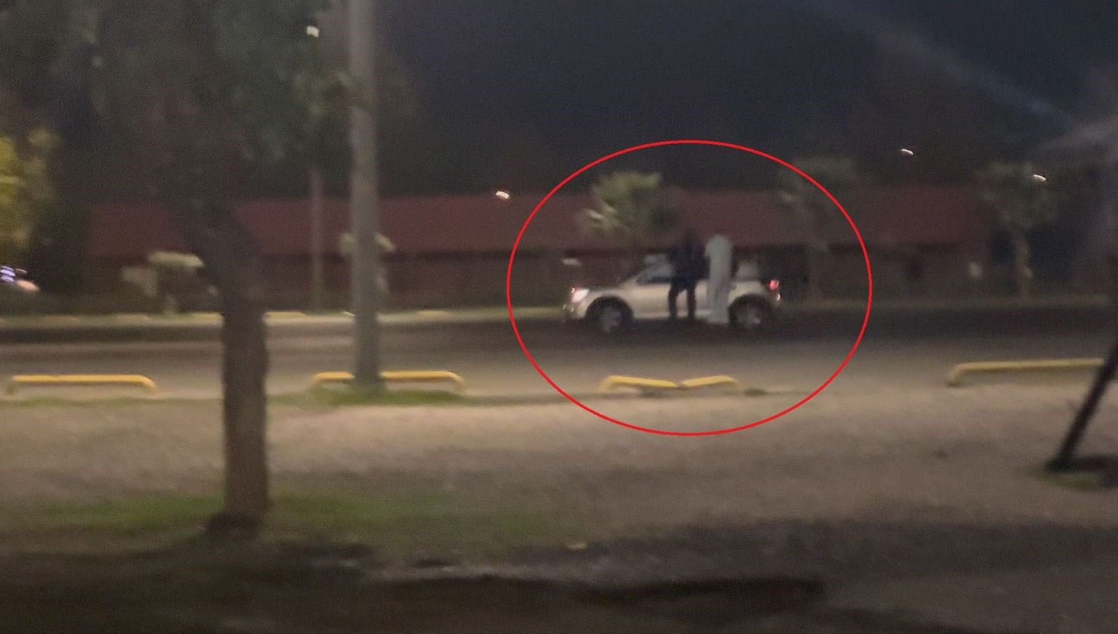 samsunda kazaya davetiye hareket halindeki aracin uzerine ciktilar TjMAiQBa