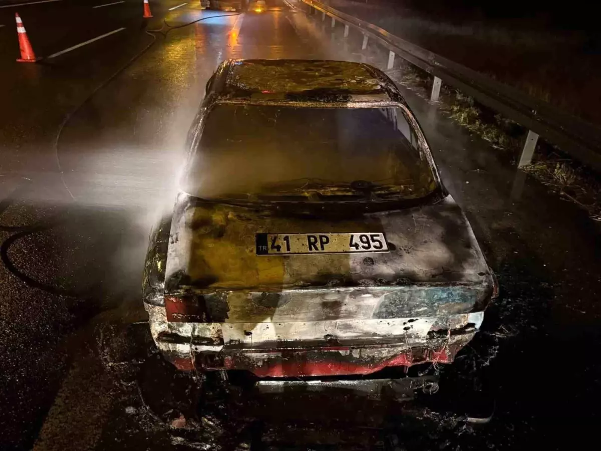 tem otoyolunda yangin bir otomobil kul oldu Uv7tzSZY.jpg