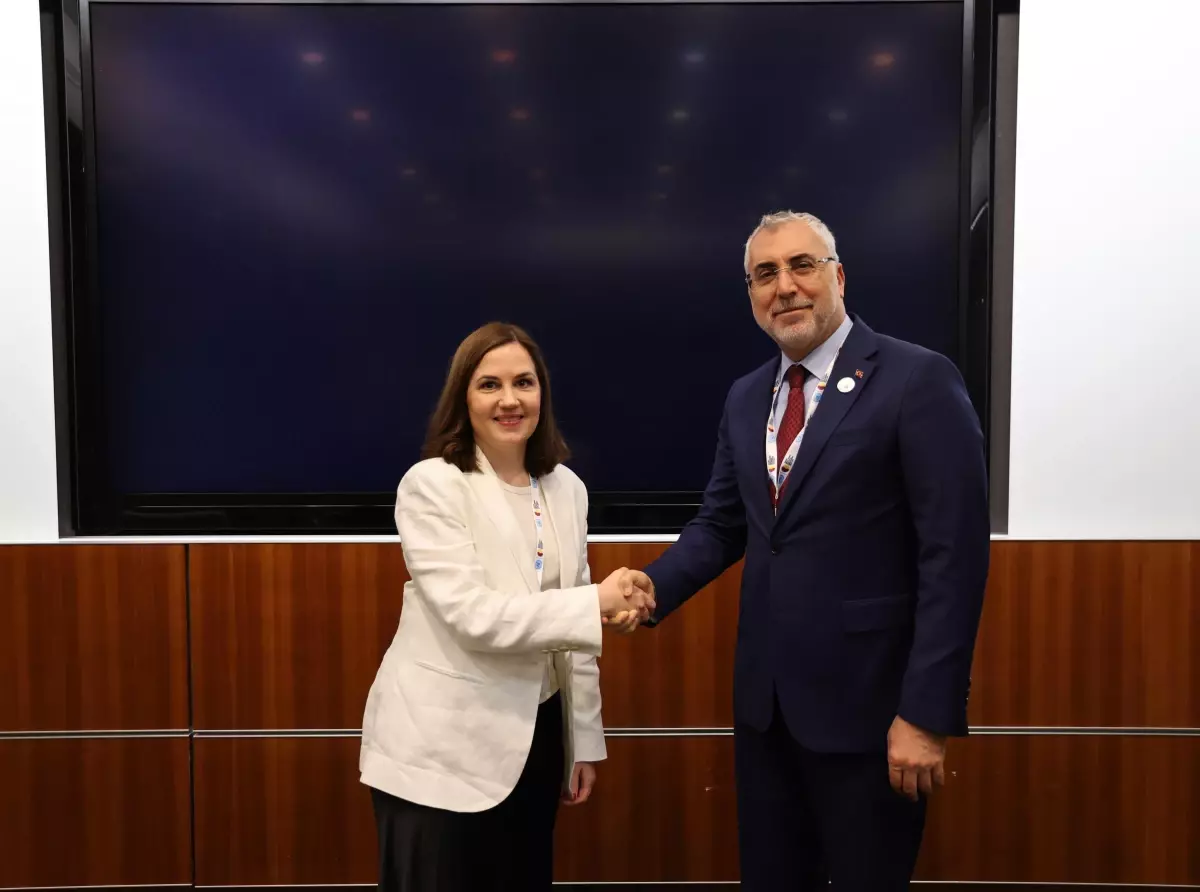 vedat isikhan katarda finlandiya sosyal guvenlik bakani ile gorustu 21MPuQyI.jpg