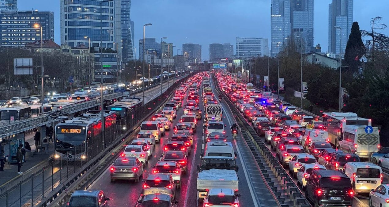 2025’te otoyol ve köprülerden 1,12 milyar araç geçti