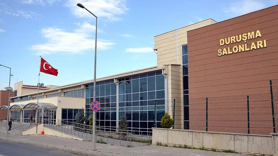 İstanbul Barosu davası. İbrahim Kaboğlu ve yönetim kurulu üyeleri beraat etti