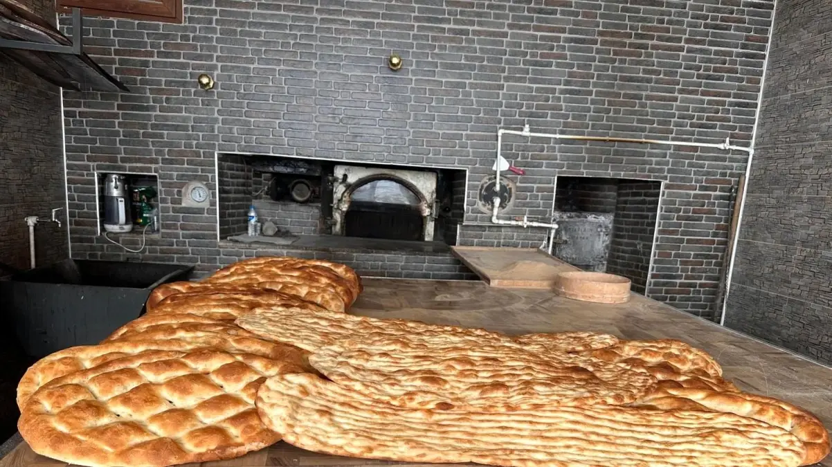 Karayazı’ya Yeni Ekmek Fırını Açıldı