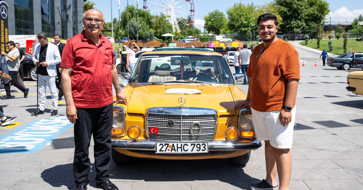 Kayisi festivalinde klasik mercedes bulusmasi LcwGUhUO